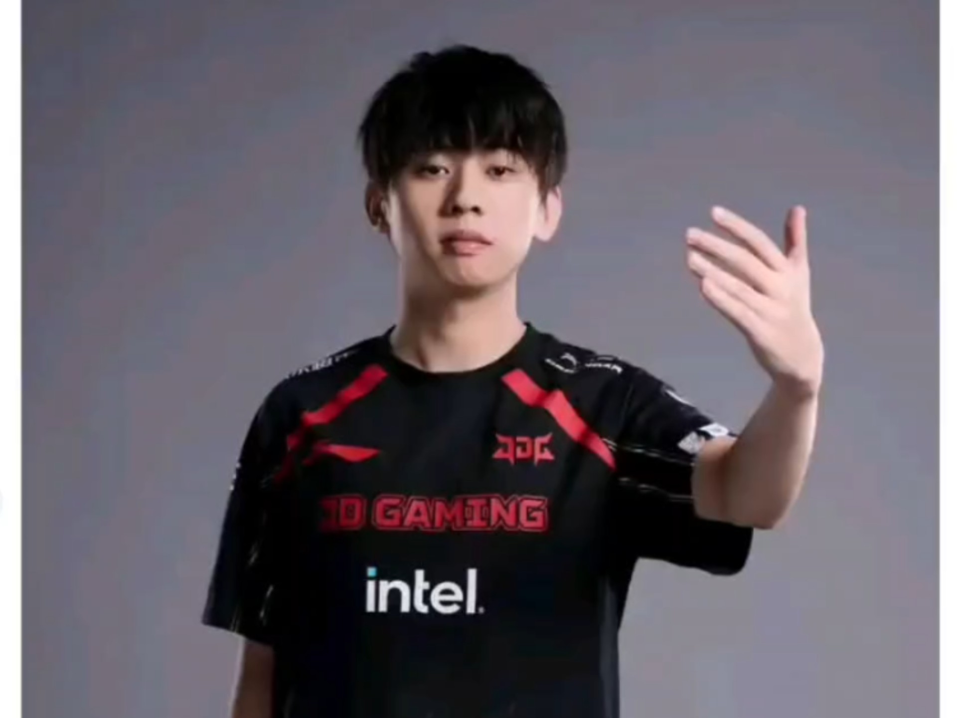 FPX碾压G2，CoreJJ操刀奇招英雄翻盘宿敌对决全球总决赛，点燃全场激情